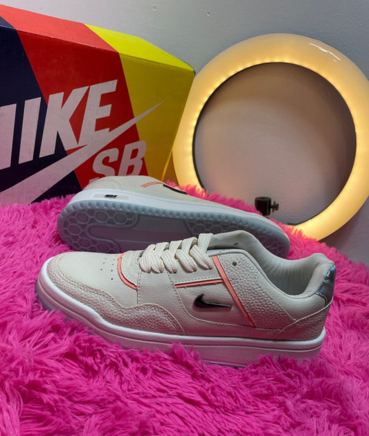 Nike 2042 Premium